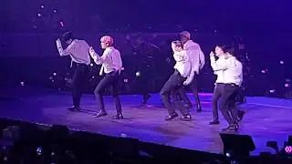 EXO sings MEDLEY Growl and Overdose LIVE in Manila EXO PLANET #5 EXplOration
