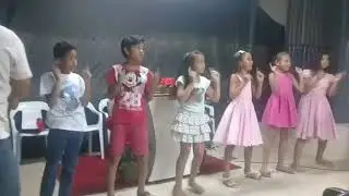 Perfeito O louvor Debuma Criança