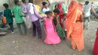 चुरहट गांव की गोरी लड़की की जबरदस्त देसी दादरा बैंड बाजा डांस धमाकेदार सीधी रीवा सतना सिगरौली शहर