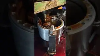 MrAnatol Rascu Работает зубодолбёжный станок .Красота долбёжная