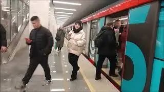 Электропоезд 81-775/776/777 «Москва-2020 №14 на станции метро Каширская ,Большая кольцевая линия.