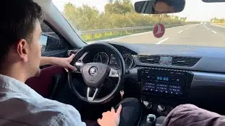 Skoda SUPERB 1.6TDI STYLE DRİVİNG ON THE HİGHWAY