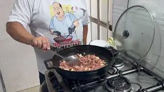 [Receitas do Amiguinho] Arroz de alho com linguiça e brócolis