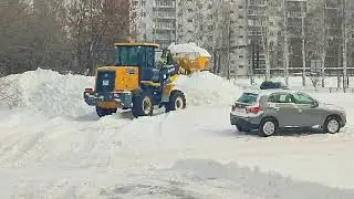 Чистим дворы в 3 погрузчика. How Does a Chinese wheel loader Work?