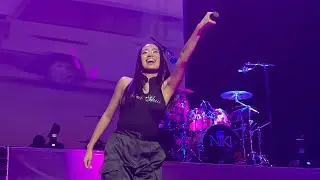 Vintage - NIKI Live in KL 