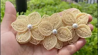 Tocado de flores estilo tembleque #tocado #tiara #nupcias #novias #ceremonia