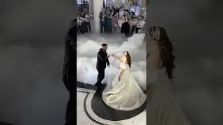 Первый свадебный танец молодых.