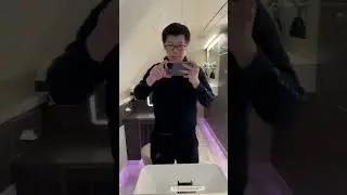 Singapore Airlines 1st class toilet is bigger than my room LOL