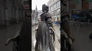 What is Molly Malone famous for? #exploreireland #loveireland #ireland #dublinireland #mollymalone