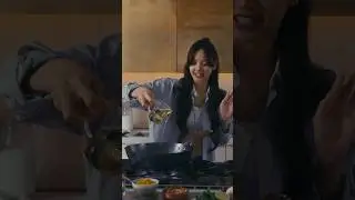 Lisa cook only thai dish 🧫 #blackpink #lisa #lalisa #shorts