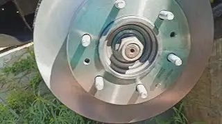 Replacing the HUMMER H3 front hub. How to change the hub to a HUMMER H3 yourself.