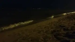 Тайланд. Паттайя. Вечерний пляж Джомтьен под шум волн