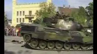 Leopard tank Brage 124 crushing cars Oslo Norway