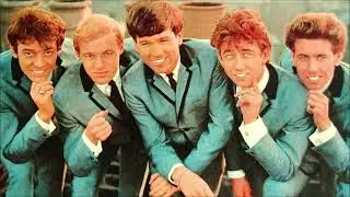 The Hollies - Long Cool Woman in a Black Dress (Remastered)