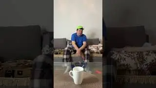Парень бросает фломастеры в стаканчик и узнаёт свою судьбу 