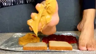 Making peanut butter jelly sandwiches with my feet | crushing peanut butter jelly sandwiches w/ feet