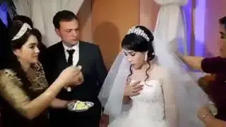 Цыганский прикол жених ударил невесту😲😱