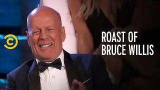 Martha Stewart Cooks More Than A Mean Casserole (Sub Indonesia) | Roast Of Bruce Willis