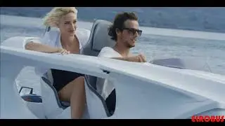 Quadrofoil — это легковесное электросудно, использующее для управления 4 подводных крыла.