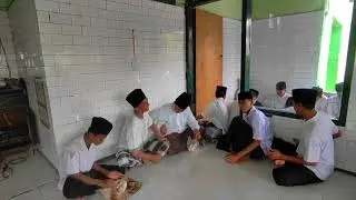 MTs Manba'ul Ulum Japanan, Kegiatan Makan Bersama Menjaga Kekompakan & Kerukunan Keluarga Besar MTs