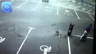 Что то пошло не так. Дворник кидает мешок с мусором