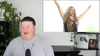 Vocal Coach Reacts to Shakira - Times Square Live