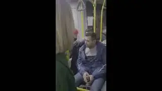Неадекватная пассажирка в общественном транспорте 18+