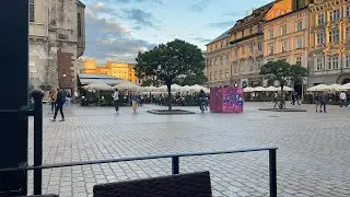 Chilling at Krakow old town square stare miasto 07102022