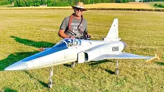 RC JET MODEL F-20 TIGERSHARK / STUNNING RC SCALE MODEL TURBINE JET / FLIGHT DEMONSTRATION