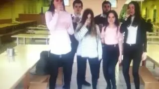 11-КЛАССНИКИ ПЕРЕПЕЛИ ГРУППУ ГРИБЫ!! Типичная реакция на пародию тает лёд