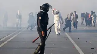 Short Pakistan Update: Imran Khan Calls for Civil Disobedience