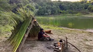 BUSHCRAFT Camping; Building a Survival Shelter. Wilderness Cooking, Fishing. Life Off Grid
