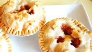 How to Make Mini Apple Pie - Mini Baker Episode 1