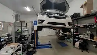 Single post car lift. Full test. FAILED WITH FLYING COLORS! DO NOT BUY THIS GARBAGE!