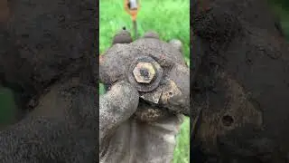 ОТКОПАЛИ ЗАПЧАСТЬ ОТ ЛЕТАЮЩЕЙ ТАРЕЛКИ! PART OF UFO!
