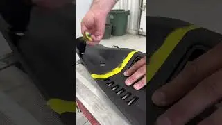 Восстанавливаем цвет внутреннего пластика 🤔 водостойкая крем краска.