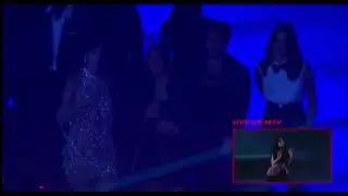 Taylor Swift singing along to #BLACKPINK   ’s Pink Venom at the #VMAs #BLACKPINKInYourVMAs