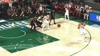 Giannis (almost) 3pt layup