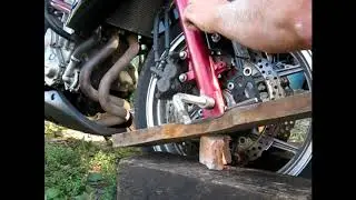 KAWASAKI ER-6N снимаем переднее колесо