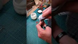 Getting a glass-look on your edges with Tokonole.  Leathercraft tips and tricks.
