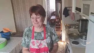 Наварила напекла и пошла искать жениха//