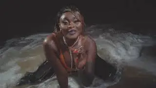 Tatiana Kruz - Machine à beauté ( Clip Officiel )