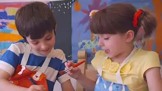 THE PERFECT PRESENT! 🎁 🤩 😆 | TOPSY & TIM | WildBrain Kids