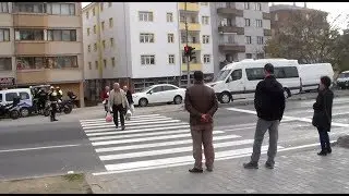 Kırmızı Işıkta Geçen Yayalara 108 TL Para Cezası Kesildi/Trafik Kuralları Yayalar İçin De Geçerli