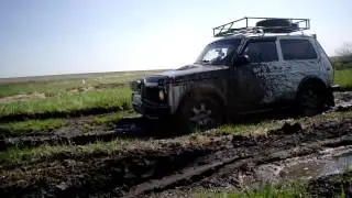 нива по грязи