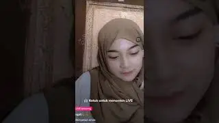 cewek hijab solehot