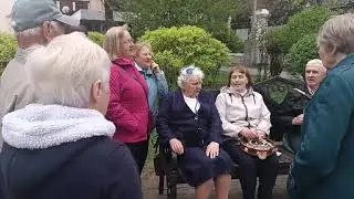 Несе Галя воду! Гомель, парк.