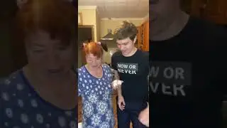 БАБКА бьет ЯЙЦАМИ по ГОЛОВЕ 