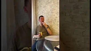 Как правильно есть банан 