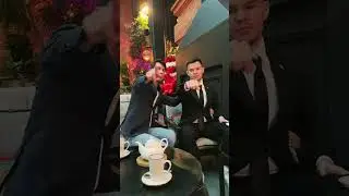 Незаметно снял галстук 👔